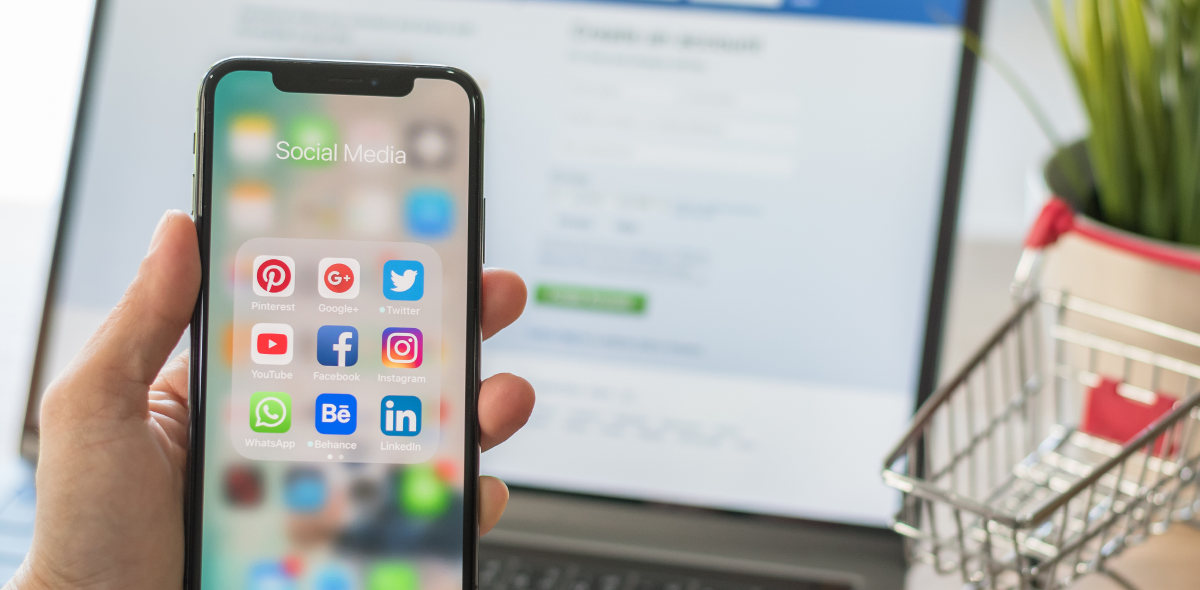 Die Pandemie hat nicht nur das Einkaufen digitalisiert, sondern auch die Art, wie Kundinnen und Kunden Anbieter aus unterschiedlichsten Branchen auswählen. Ob Ärzte, Handwerker, Gastronomen, Anwälte oder Steuerberater – die Suche startet und endet heute meist im Internet. Das Problem: Viele dieser Anbieter kennen sich in den digitalen Gefilden nicht gut aus und haben auch kein Budget, um hierzu gezielt Personal einzustellen. Um das zu lösen, bieten wir nicht nur die Gestaltung von Webseiten sowie von Auftritten bei Google, Facebook und Co. an, sondern auch die dazugehörige Werbeschaltung. Dank modernster Technologie reduzieren wir dabei Streuverluste, sodass mit einem Budget schon ab bereits 300,- Euro Tausende Kundinnen und Kunden erreicht werden. Ermöglicht wird dies durch eine Kooperation mit dem Startup LocalUp (www.localup.io). Deren Technologie spielt digitale Werbung via Facebook und Instagram zielgerichtet nur dort aus, wo Ihre Kunden sind – sie können Frauen ansprechen, die 1.000 Meter von einem Supermarkt entfernt sind, Bauherren in einem bestimmten Alter und Postleitzahlenbereich oder online auf sich aufmerksam machen, um neue Mitarbeiter und Azubis zu finden. Marken wie Coca-Cola und Edeka arbeiten darum bereits länger mit LocalUp zusammen. Die Buchung funktioniert – wie gewohnt – über unsere freundlichen Medienberater, ebenso wie die Abrechnung. So können Sie sich weiterhin auf Ihren Job konzentrieren, während wir dafür sorgen, dass neue und alte Kundinnen und Kunden von Ihnen erfahren. Gerne schlagen wir Ihnen ein unverbindliches Angebot vor, mit welchem Targeting und mit welchem Budet Sie Ihre Zielgruppe optimal auf Facebook und/oder Instagram erreichen. (Dabei nennen wir Ihnen auch die voraussichtliche Anzahl an Personen und Werbeeinblendungen.) Kontakt:  Sie erreichen uns telefonisch unter 0201-8130-155 oder per E-Mail: facebook@verlag-beleke.de