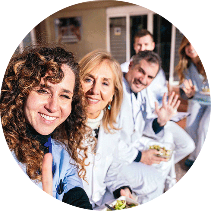 mediamagneten – Social Ads, stellenanzeigen.de und viele mehr: Diese Online-Maßnahmen helfen dir, Auszubildende und Fachkräfte für dein Unternehmen zu finden.